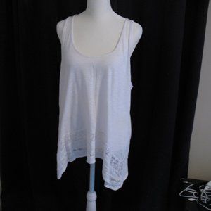 Shark Bite Hem Tank top by Arizona Jeans